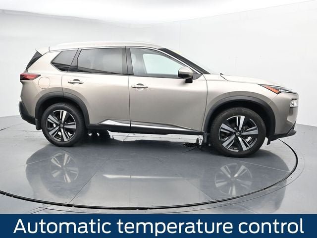 Used 2021 Nissan Rogue SL AWD/4WD image 12
