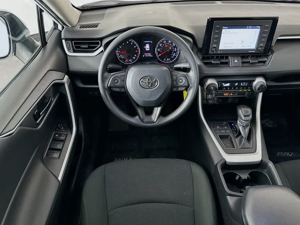 Used 2021 Toyota RAV4 LE FWD image 10