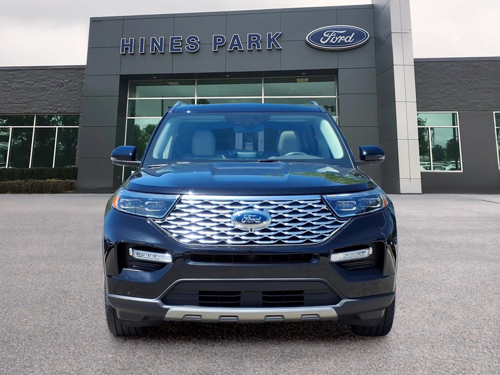 Certified 2023 Ford Explorer Platinum w/ Technology Package AWD/4WD image 2