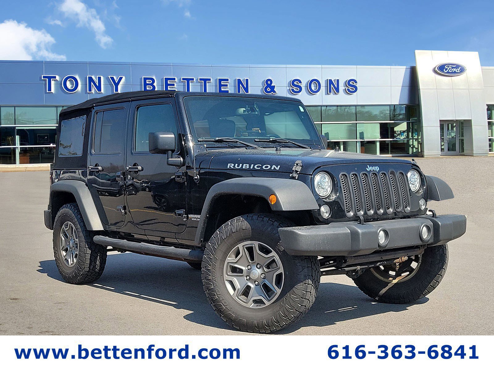 Used 2017 Jeep Wrangler Unlimited Rubicon w/ Connectivity Group AWD/4WD image 4