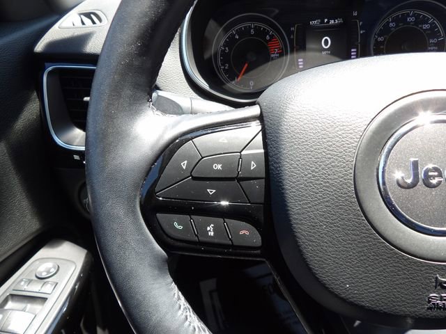 Used 2021 Jeep Cherokee Latitude Plus AWD/4WD image 19