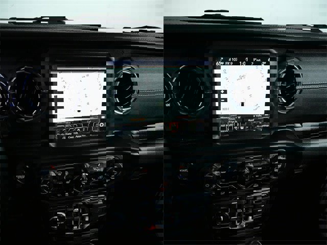 Used 2022 Jeep Wrangler Unlimited Sahara w/ Cold Weather Group image 18