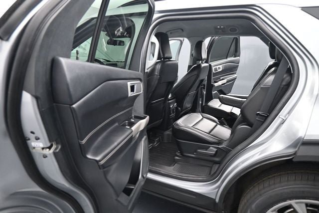 Certified 2022 Ford Explorer XLT w/ Equipment Group 202A AWD/4WD image 18