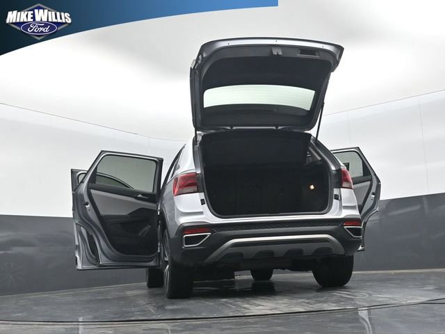 Used 2022 Volkswagen Taos SE FWD image 30