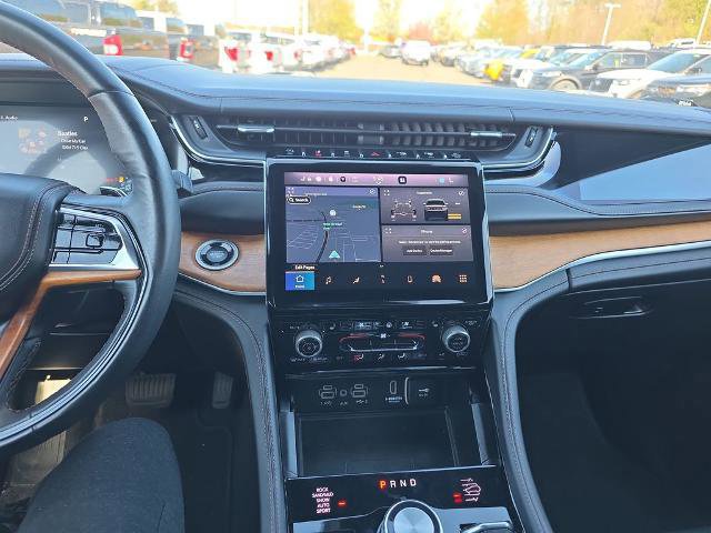 Used 2023 Jeep Grand Cherokee L Summit AWD/4WD image 33