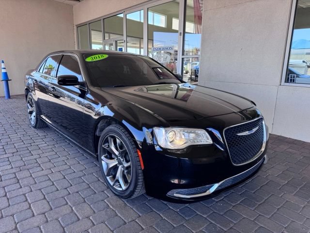 Used 2018 Chrysler 300 Touring RWD image 7