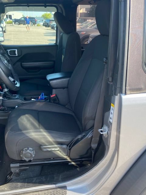 Used 2018 Jeep Wrangler Sport AWD/4WD image 5