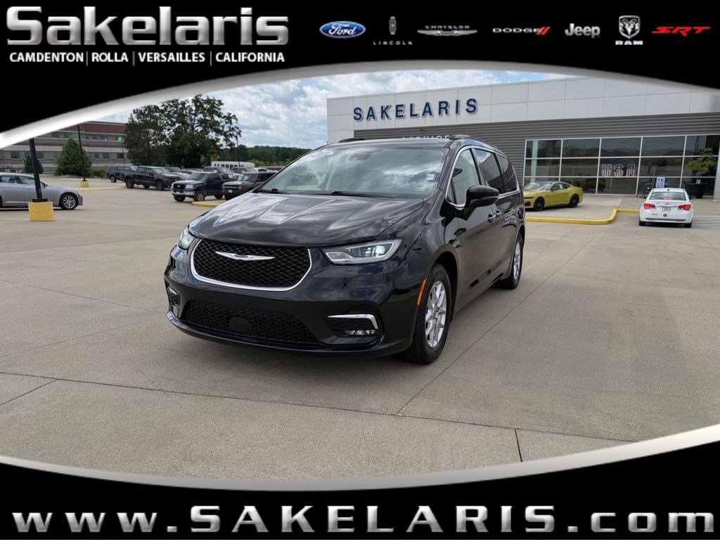Used 2022 Chrysler Pacifica Touring-L