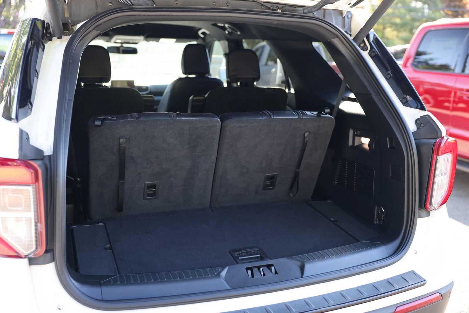 Certified 2022 Ford Explorer ST-Line w/ Class IV Trailer Tow Package AWD/4WD image 16