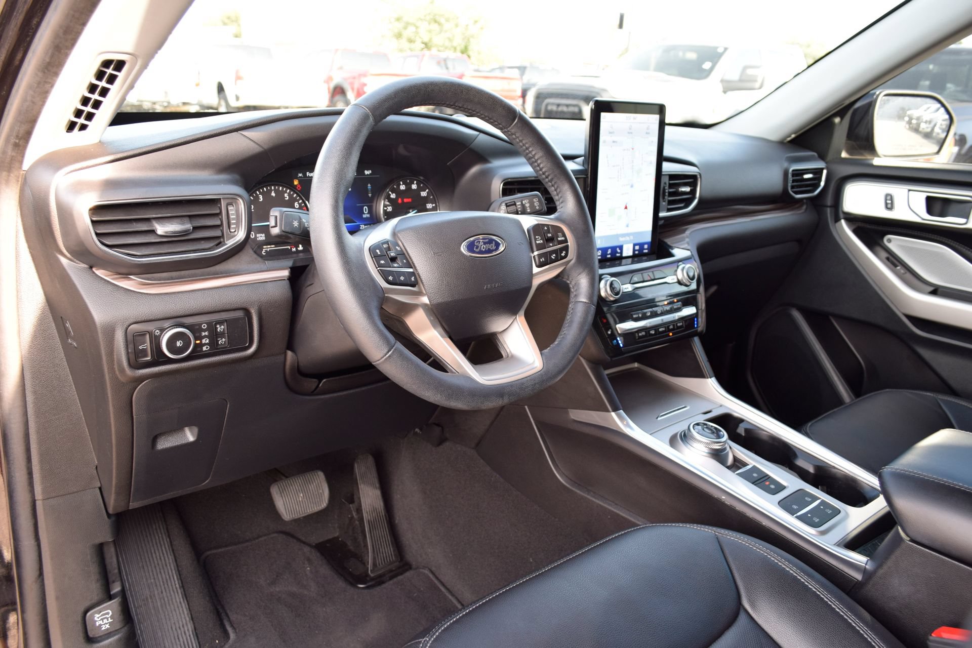 Certified 2023 Ford Explorer Limited w/ Limited Technology Package RWD image 15