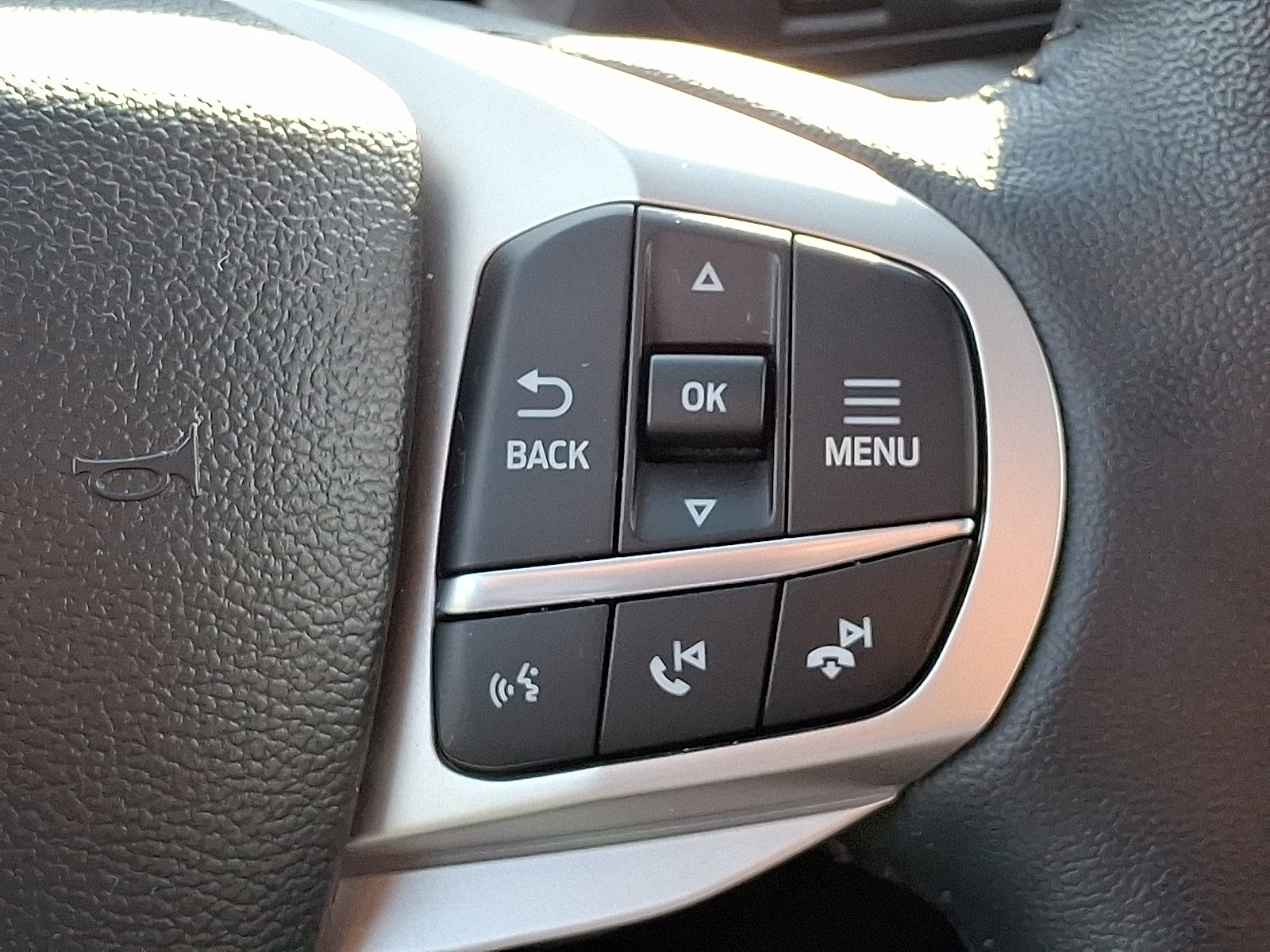 Certified 2024 Ford Explorer XLT w/ Equipment Group 202A AWD/4WD image 23