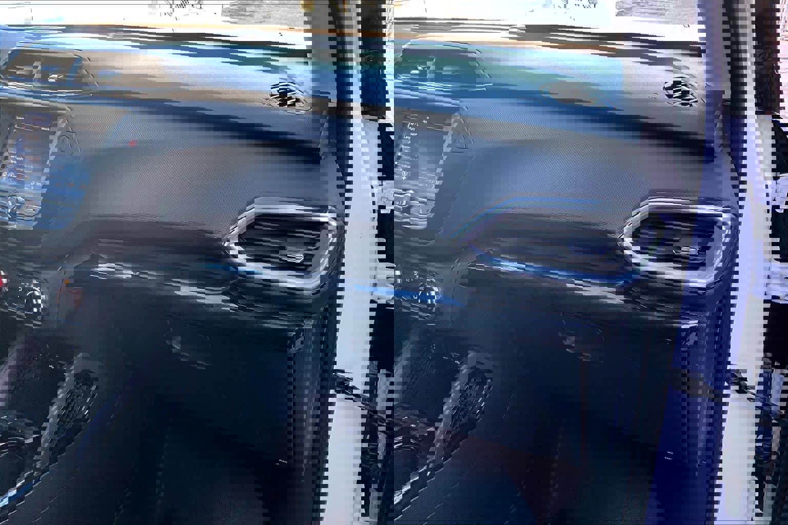 Used 2021 Chevrolet TrailBlazer LS image 21