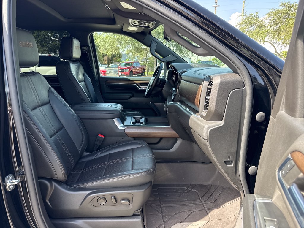 Used 2024 Chevrolet Silverado 2500 High Country w/ Technology Package AWD/4WD image 27