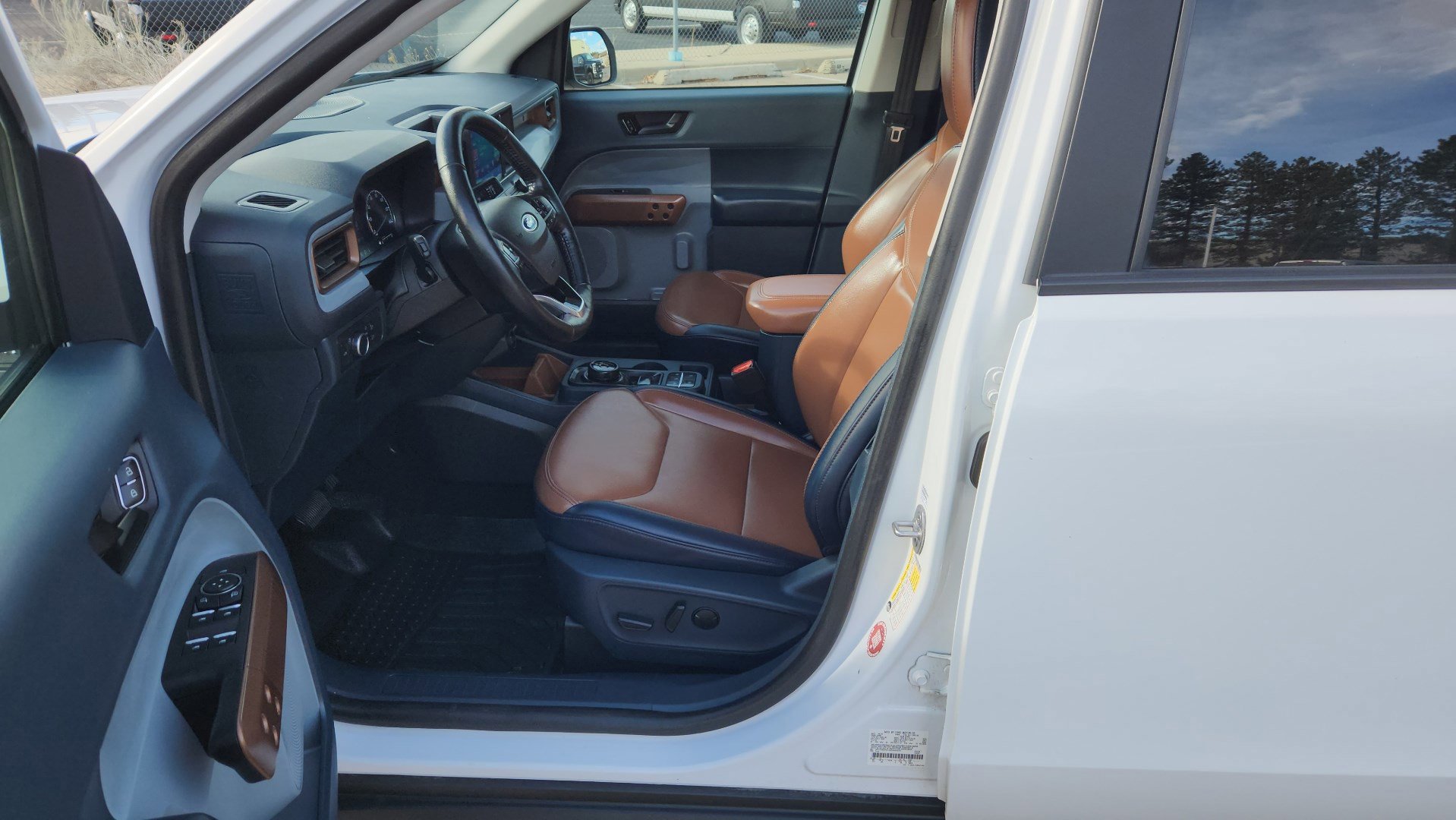 Certified 2022 Ford Maverick Lariat w/ Lariat Luxury Package image 26