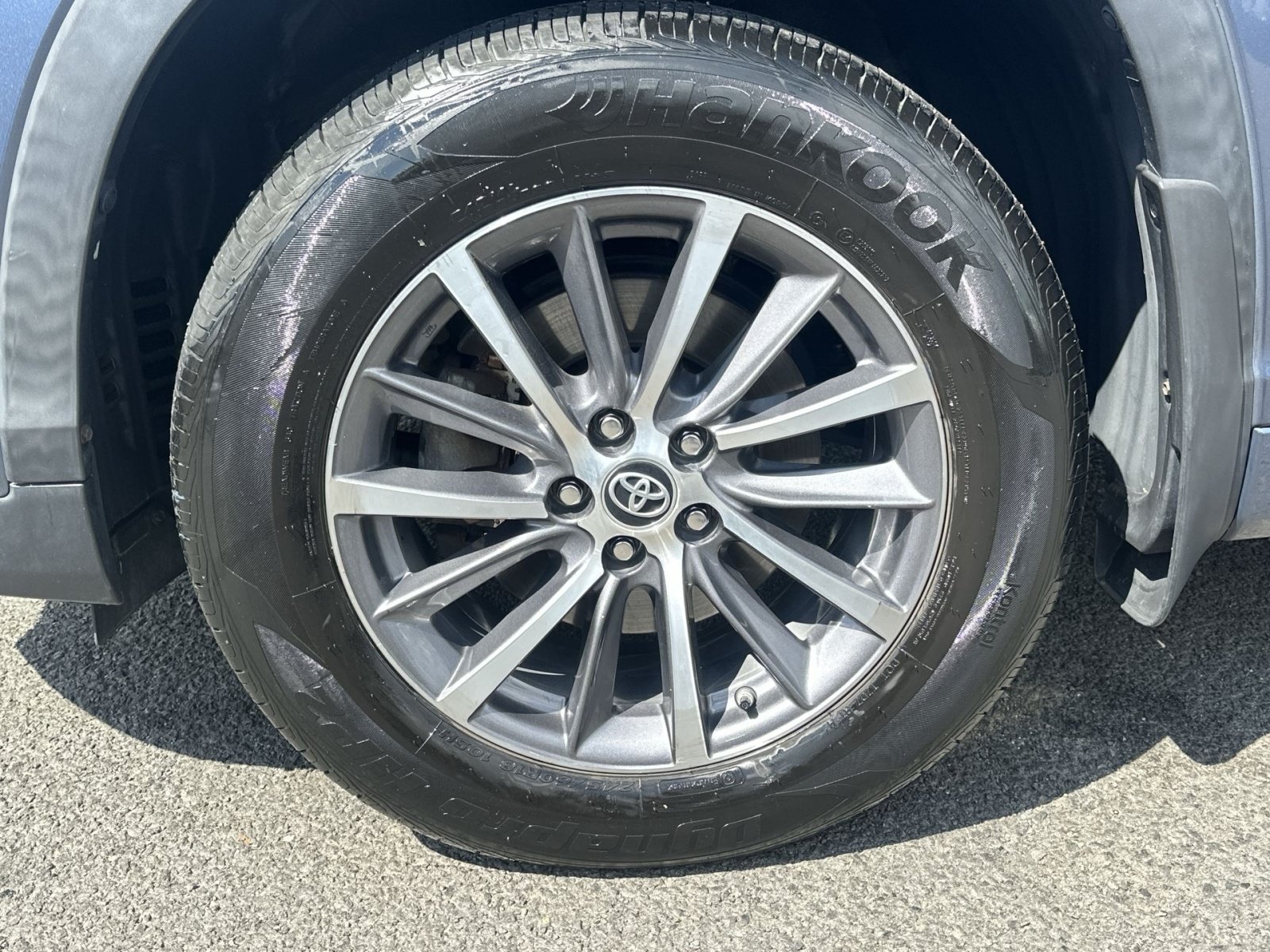 Used 2018 Toyota Highlander XLE AWD/4WD image 20