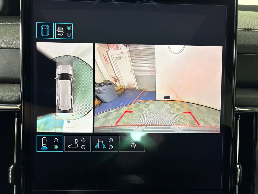 Used 2025 GMC Yukon XL Denali w/ Sun & Power Step Package image 18