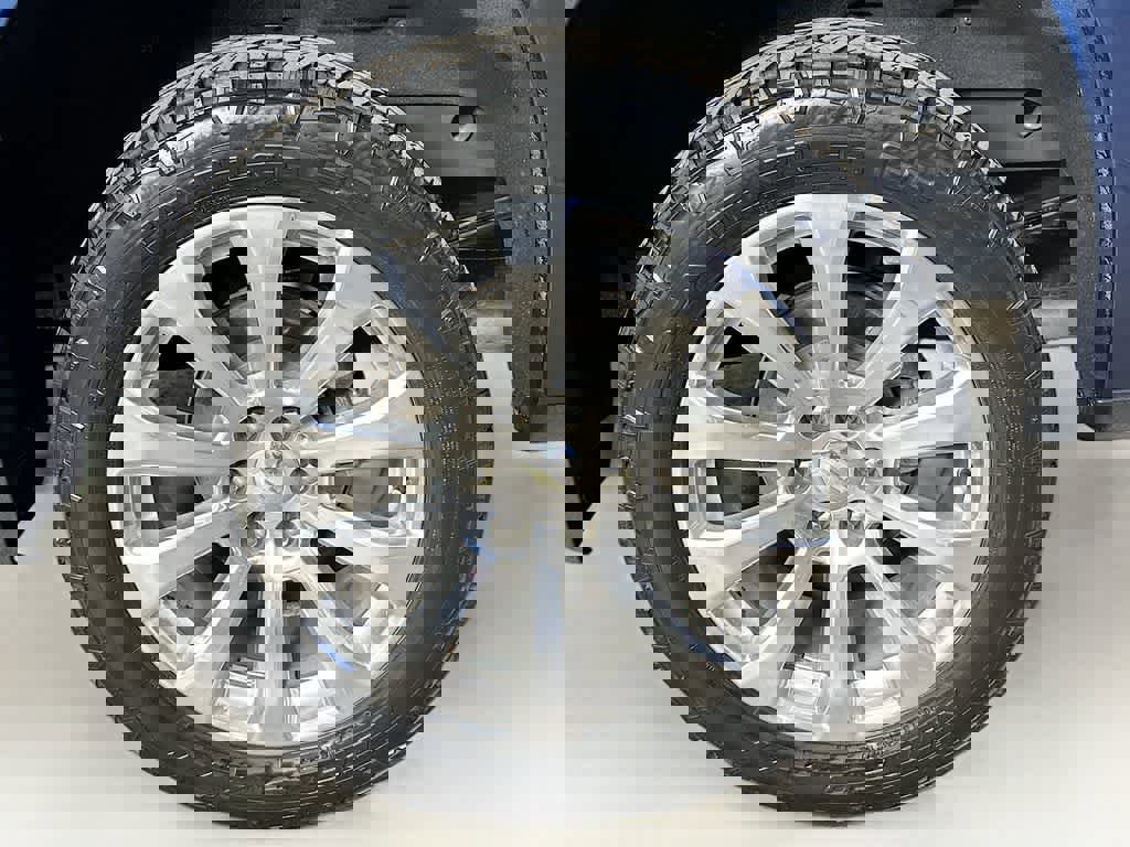 Used 2019 Chevrolet Silverado 1500 High Country w/ Technology Package image 11