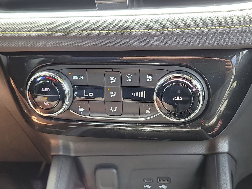 Used 2025 Chevrolet TrailBlazer ACTIV w/ Convenience Package FWD image 24