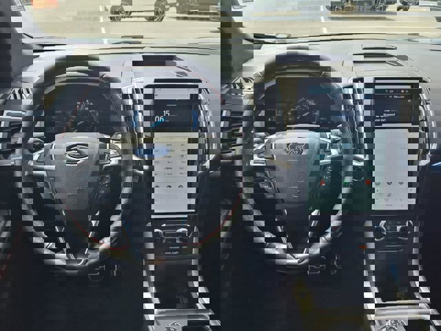 Certified 2024 Ford Edge ST-Line image 9