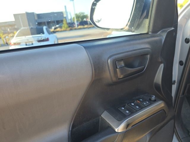 Used 2020 Toyota Tacoma SR5 image 10