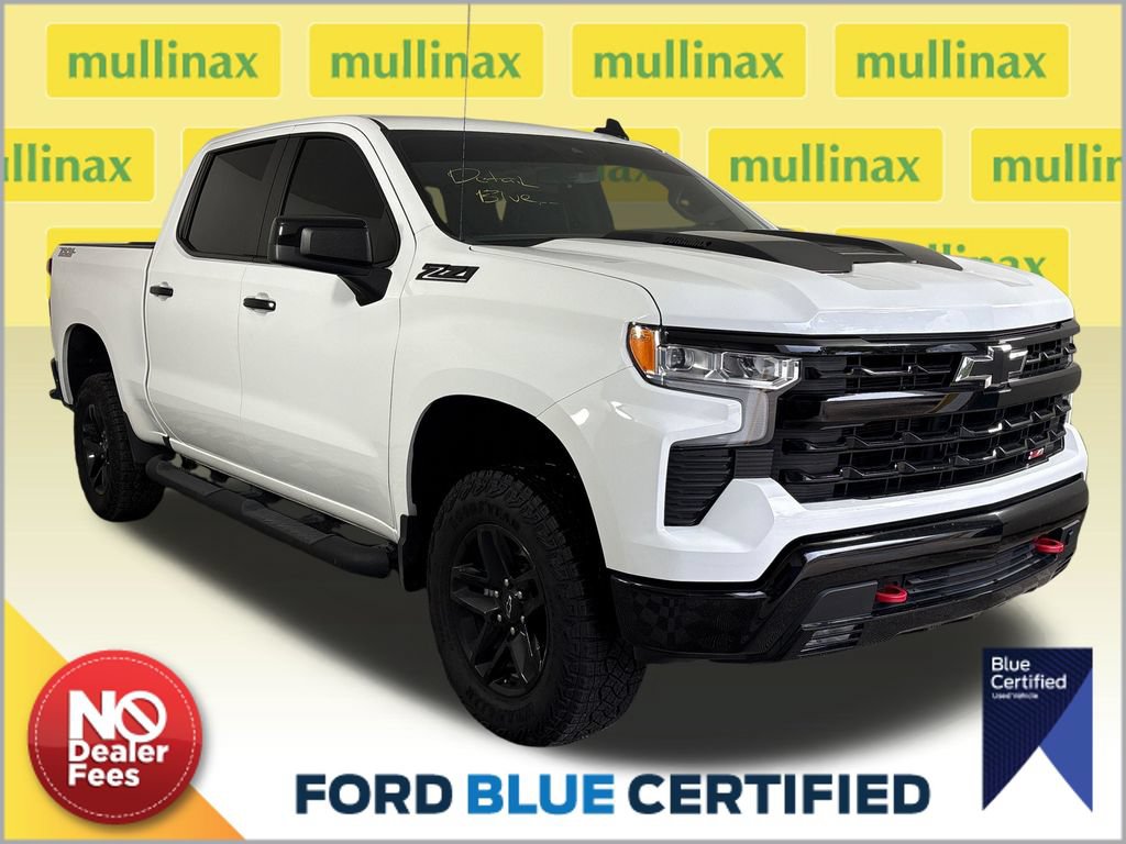 Used 2025 Chevrolet Silverado 1500 LT Trail Boss w/ Convenience Package II AWD/4WD image 1