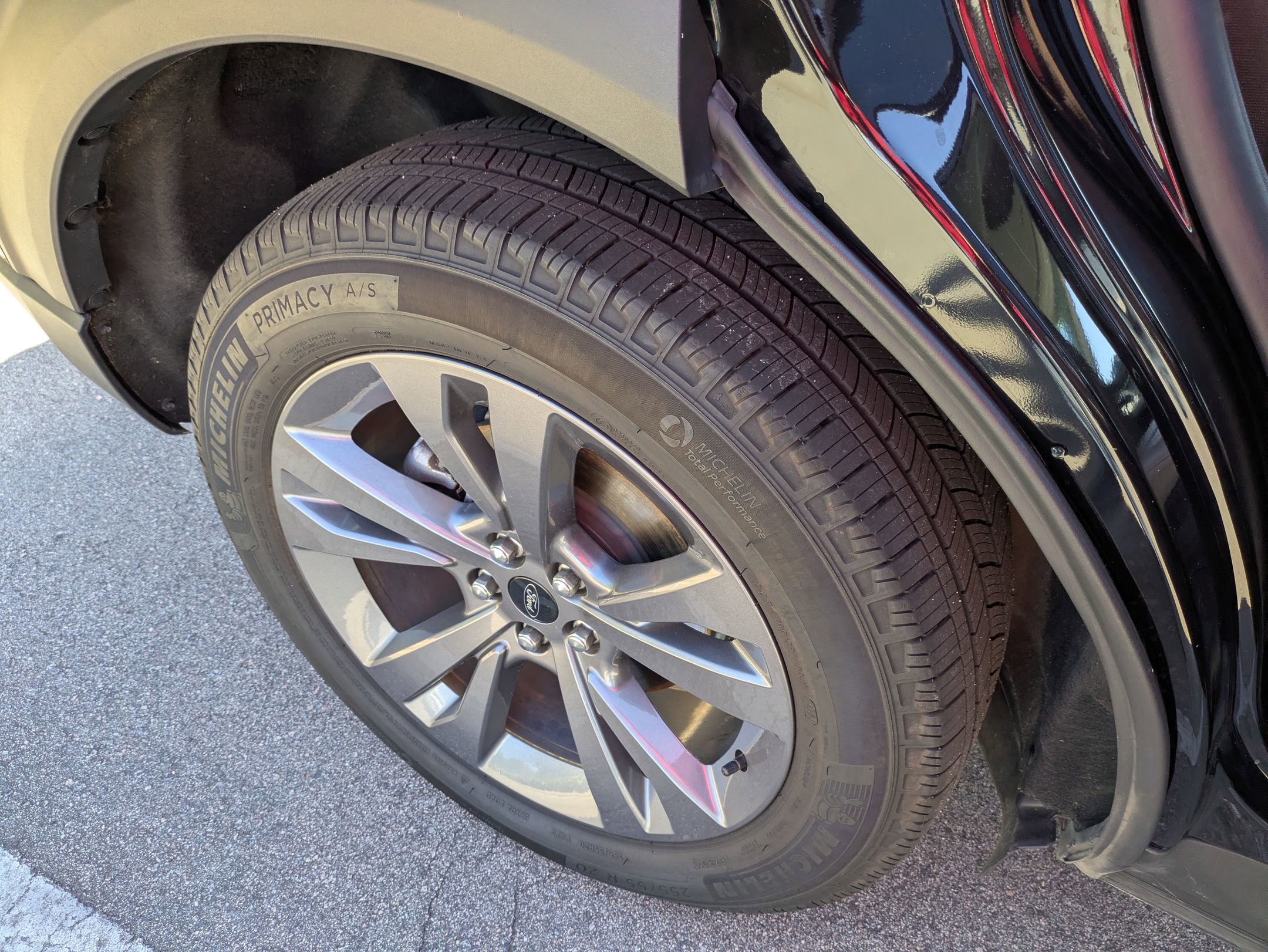 Certified 2025 Ford Explorer Active w/ Active Comfort Package AWD/4WD image 38