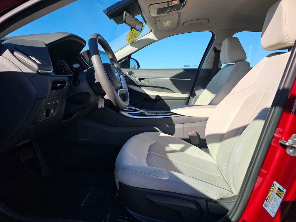 Used 2023 Hyundai Sonata SE image 13