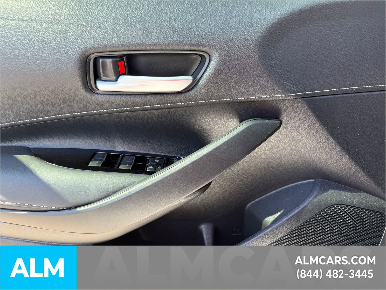 Used 2025 Toyota Corolla SE w/ SE Package image 24