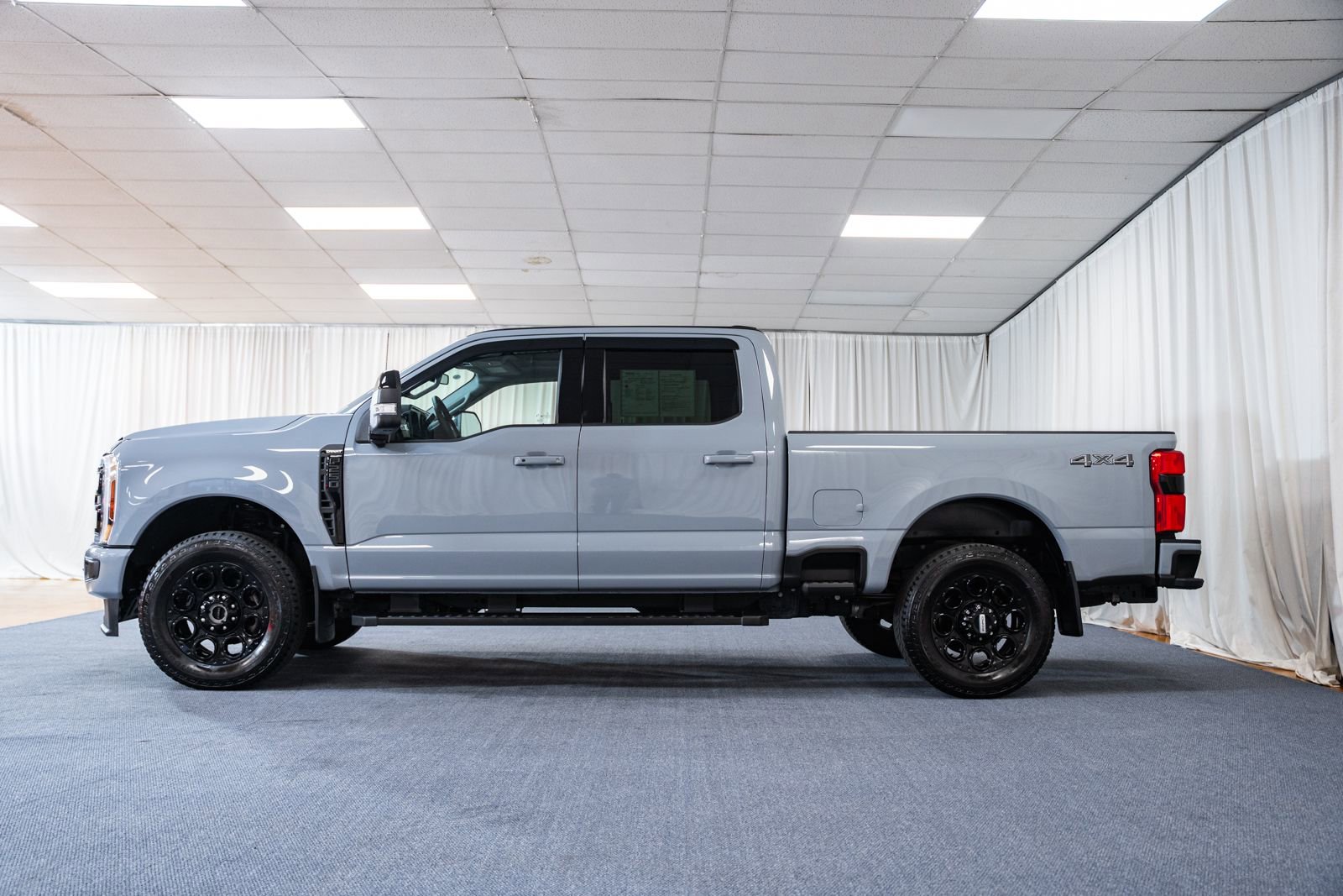 Certified 2025 Ford F250 Lariat w/ Black Appearance Package image 5