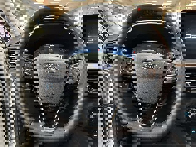 Certified 2023 Ford Escape Platinum w/ Premium Technology Package image 6