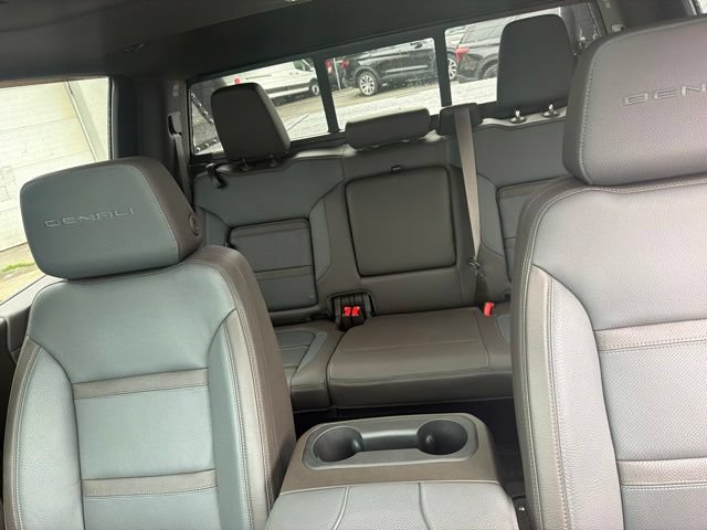 Used 2021 GMC Sierra 2500 Denali w/ Denali Black Diamond Edition AWD/4WD image 17