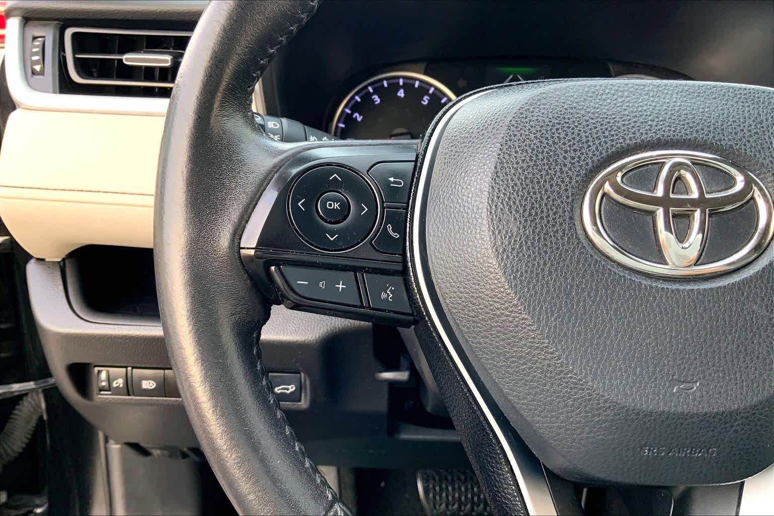 Used 2021 Toyota RAV4 XLE Premium FWD image 23