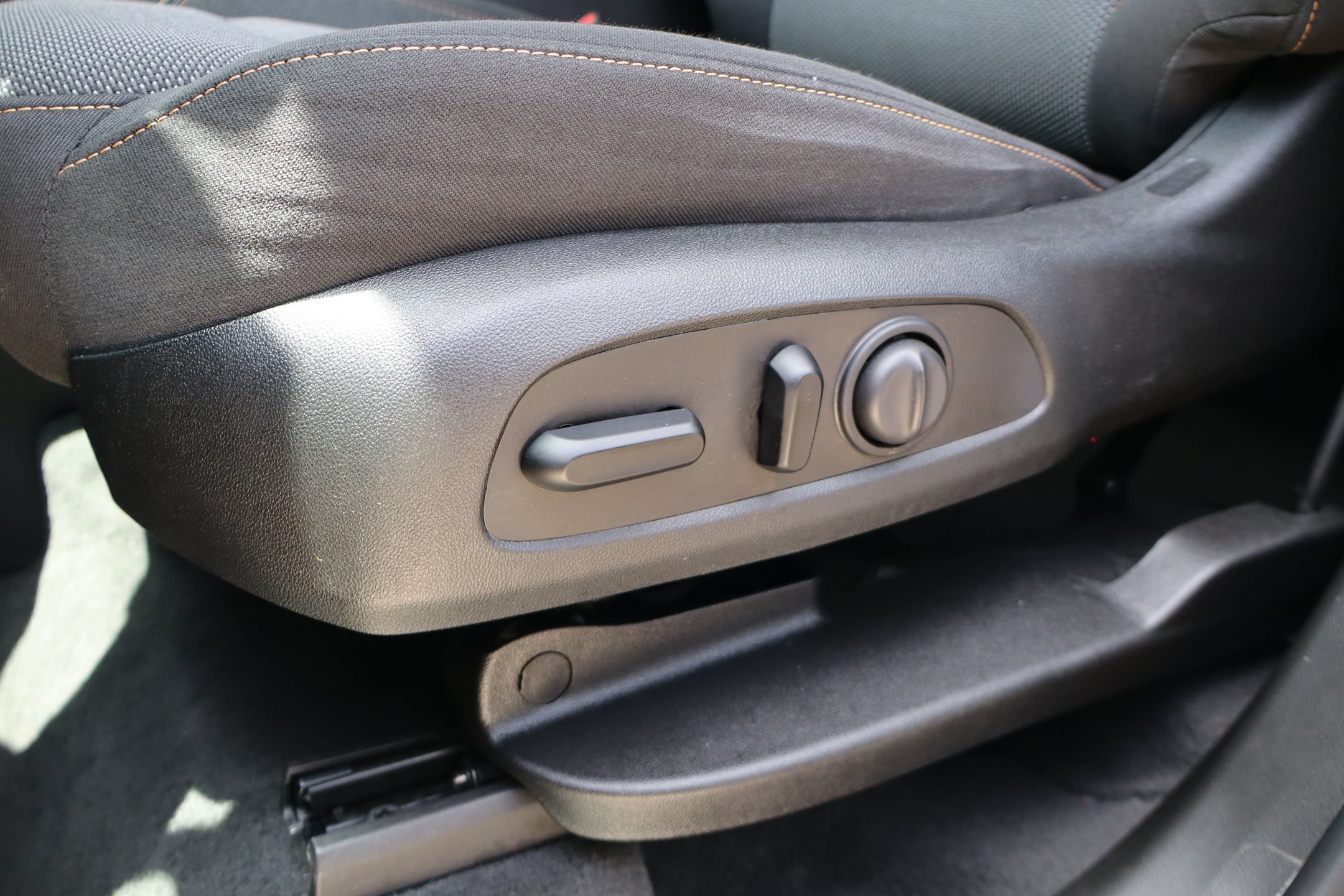 Used 2020 Chevrolet Traverse LT FWD image 13
