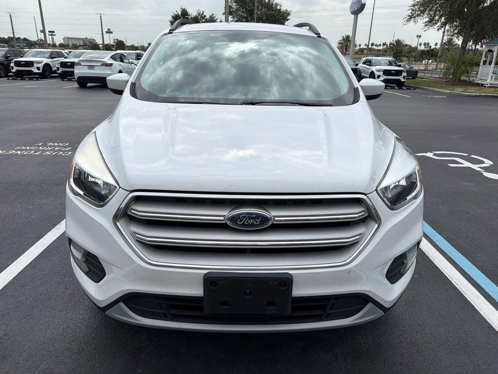 Certified 2018 Ford Escape SE w/ SE Sync 3 Package AWD/4WD image 7
