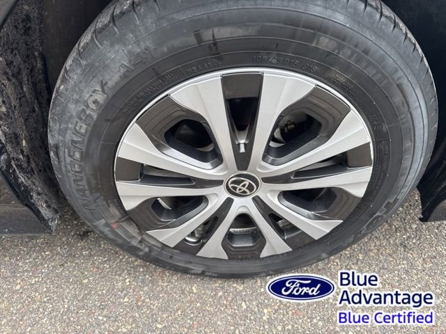 Used 2022 Toyota Prius LE image 14