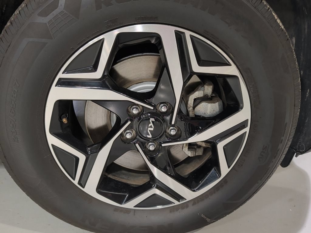 Used 2023 Kia Sportage LX AWD/4WD image 6
