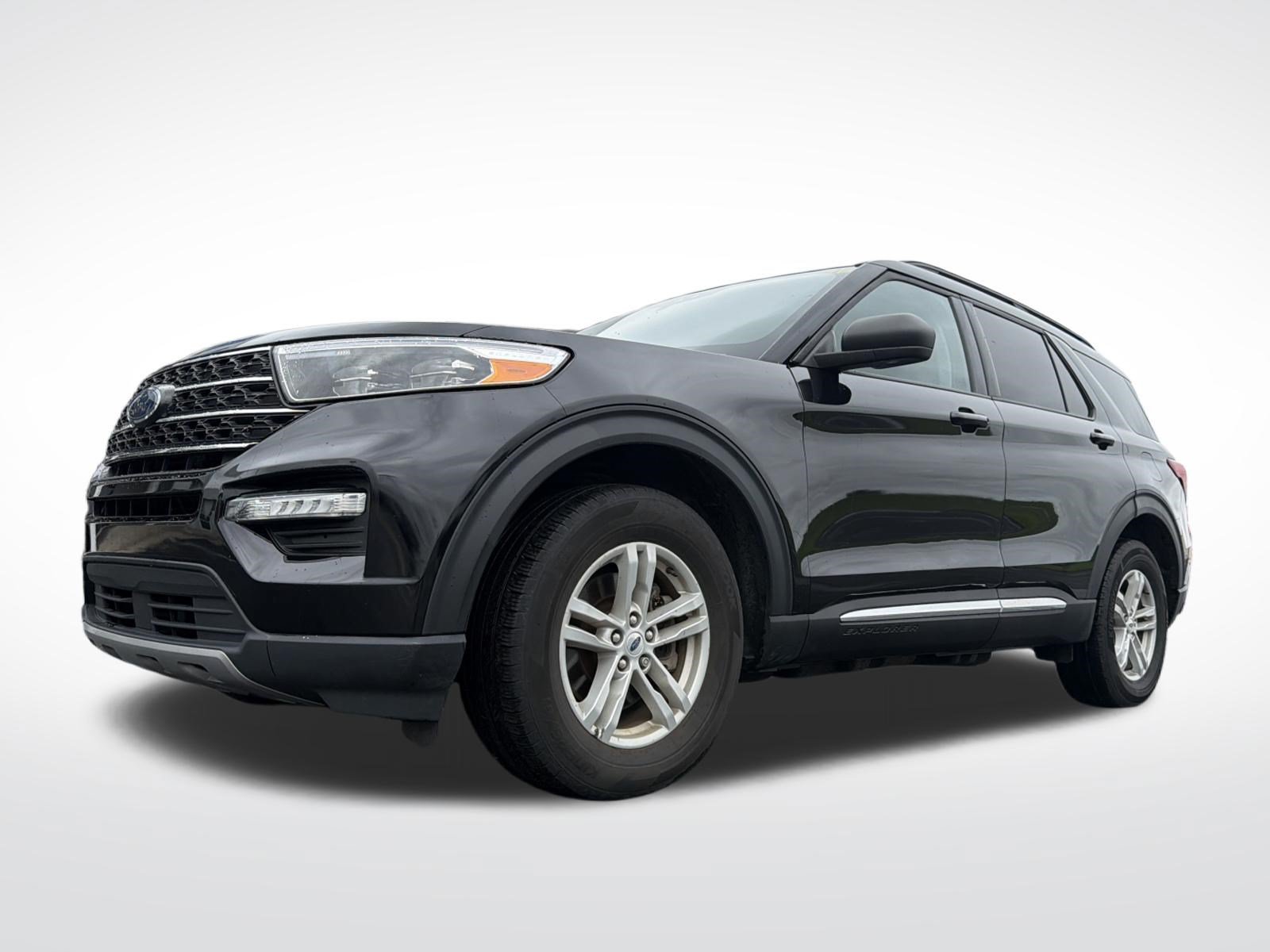 Certified 2024 Ford Explorer XLT w/ Equipment Group 202A AWD/4WD image 2