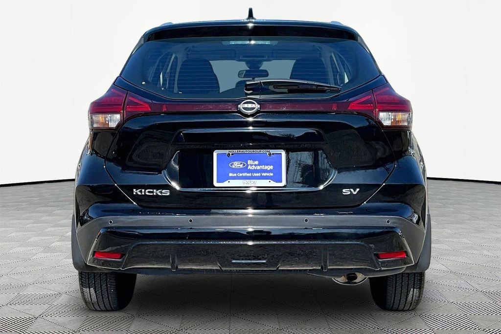 Used 2023 Nissan Kicks SV image 3