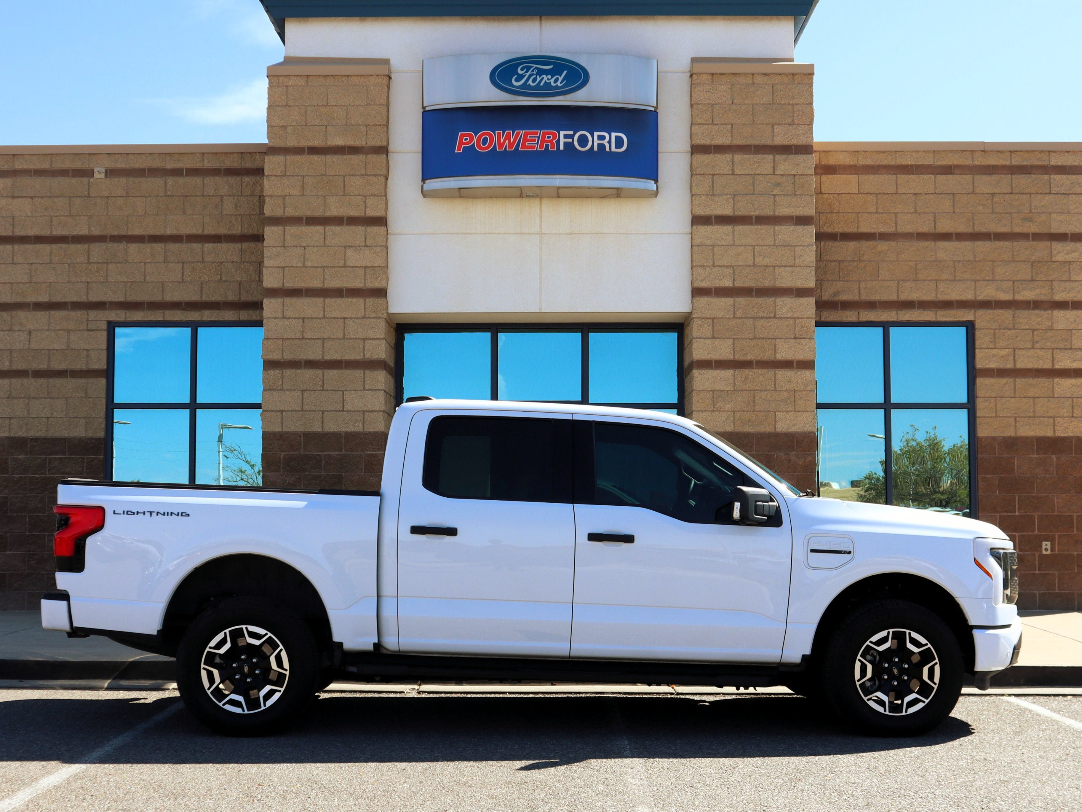 Certified 2023 Ford F150 Lightning XLT AWD/4WD image 5