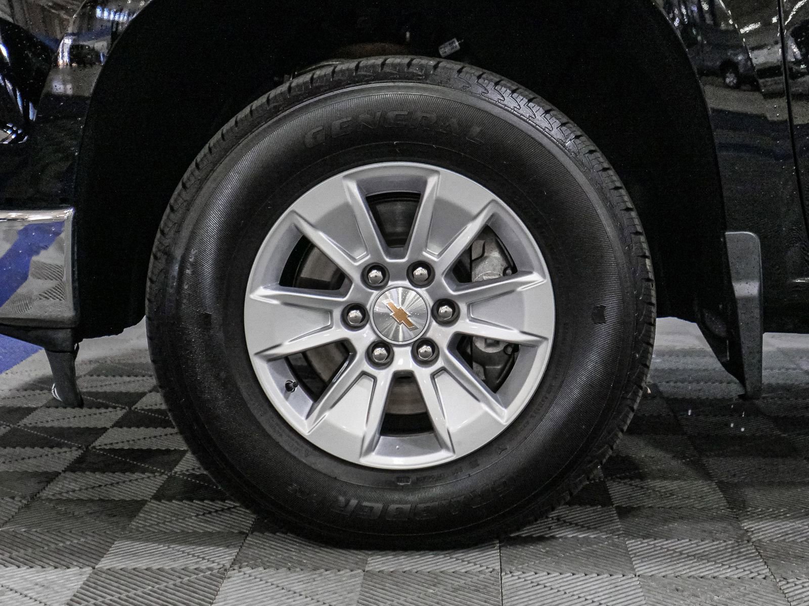 Used 2025 Chevrolet Silverado 1500 LT image 14