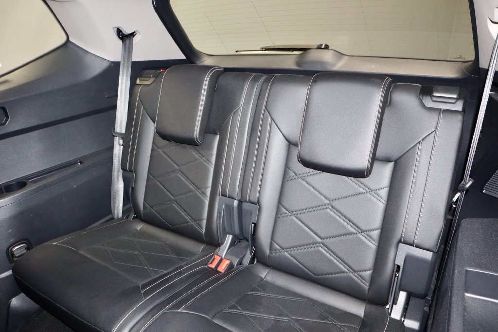 Used 2025 Volkswagen Atlas SE AWD/4WD image 23