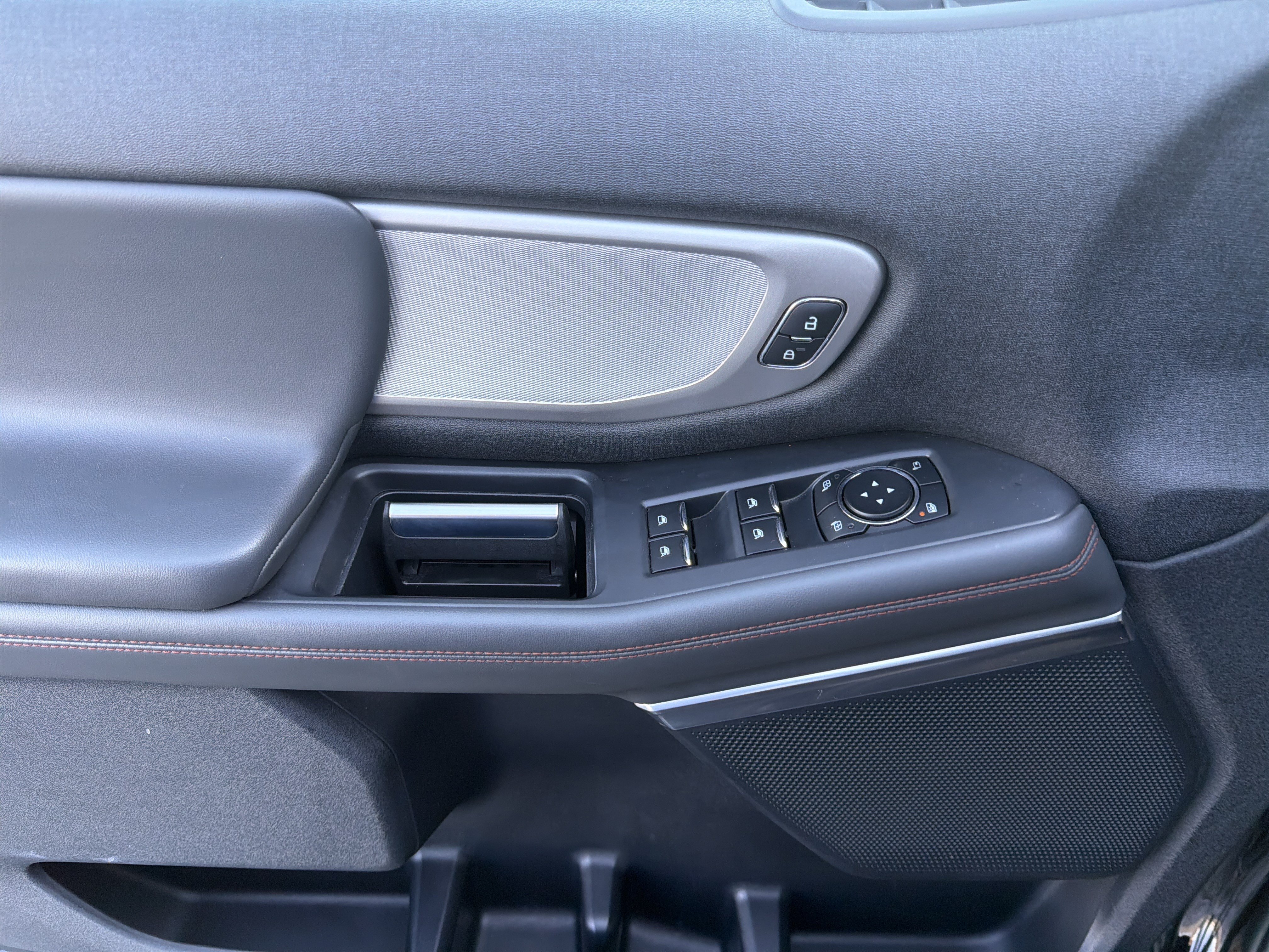 Certified 2025 Ford Expedition Active AWD/4WD image 16