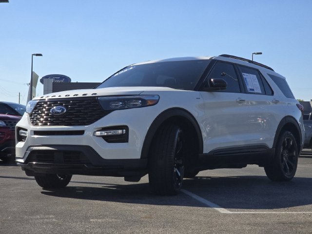 Certified 2024 Ford Explorer ST-Line w/ Class IV Trailer Tow Package AWD/4WD image 13