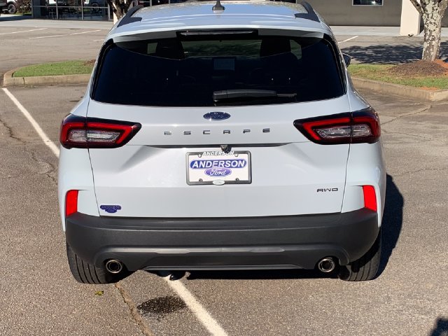 Certified 2025 Ford Escape ST-Line Select AWD/4WD image 6