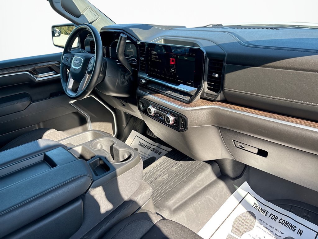 Used 2024 GMC Sierra 1500 Elevation w/ LPO, Elevation Black Package AWD/4WD image 15