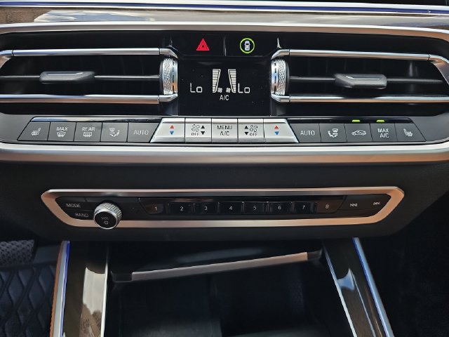 Used 2022 BMW X5 xDrive40i AWD/4WD image 31