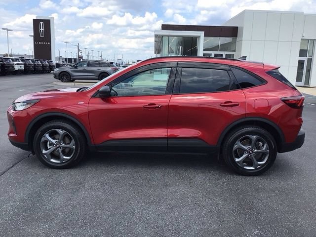 Certified 2025 Ford Escape ST-Line w/ Cold Weather Package AWD/4WD image 6