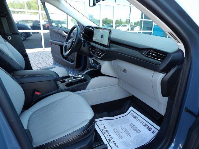 Certified 2025 Ford Escape Platinum w/ Premium Technology Package AWD/4WD image 13