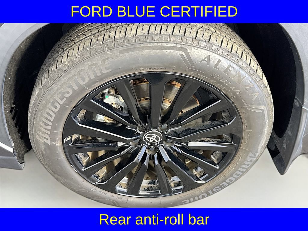 Used 2024 Toyota Highlander Limited image 32