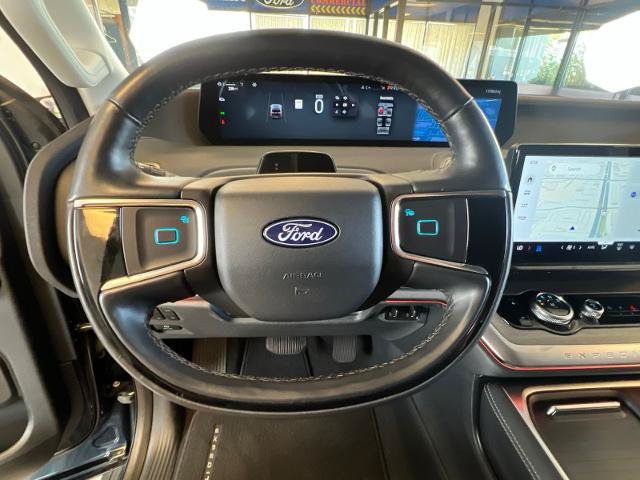 Certified 2025 Ford Expedition Platinum w/ Driver's Package AWD/4WD image 18